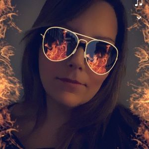 Meet your Posher, Molly